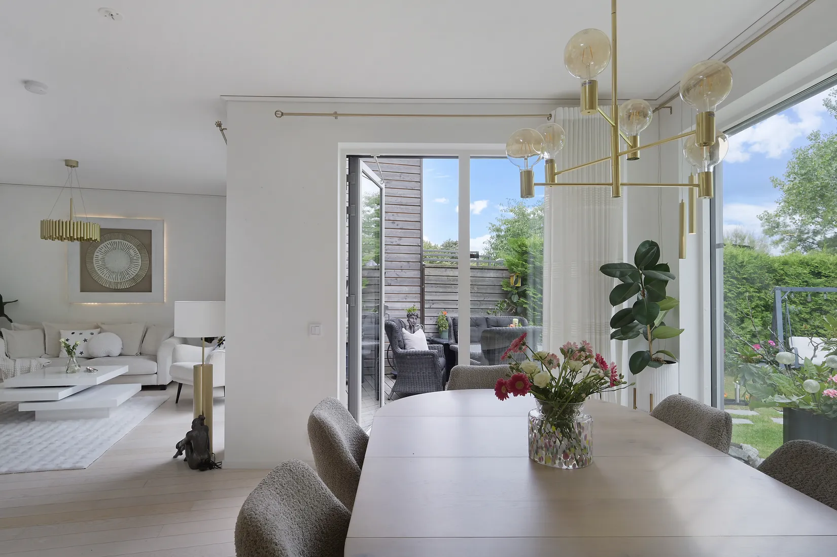 Radhus, Stuterivägen 35, Vattmyra, Järfälla