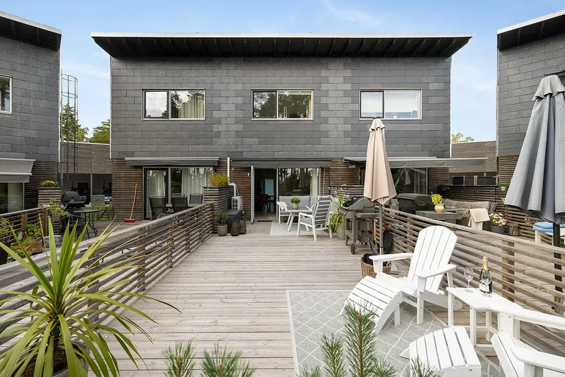 Radhus, Stäkshöjden 50, Stäket, Järfälla