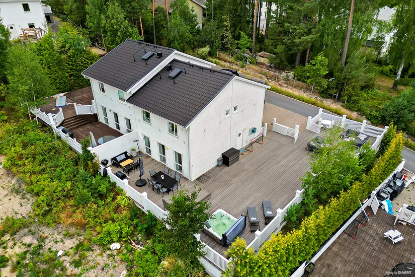 Radhus, Lidvägen 25C, Jakobsberg, Järfälla