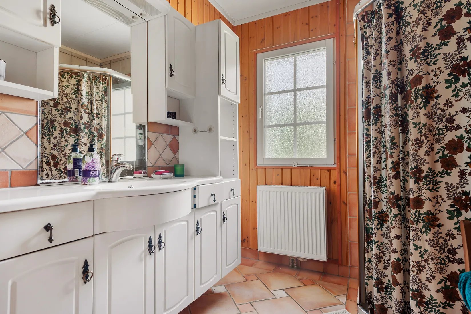 Villa, Midvintergatan 15, Västerås