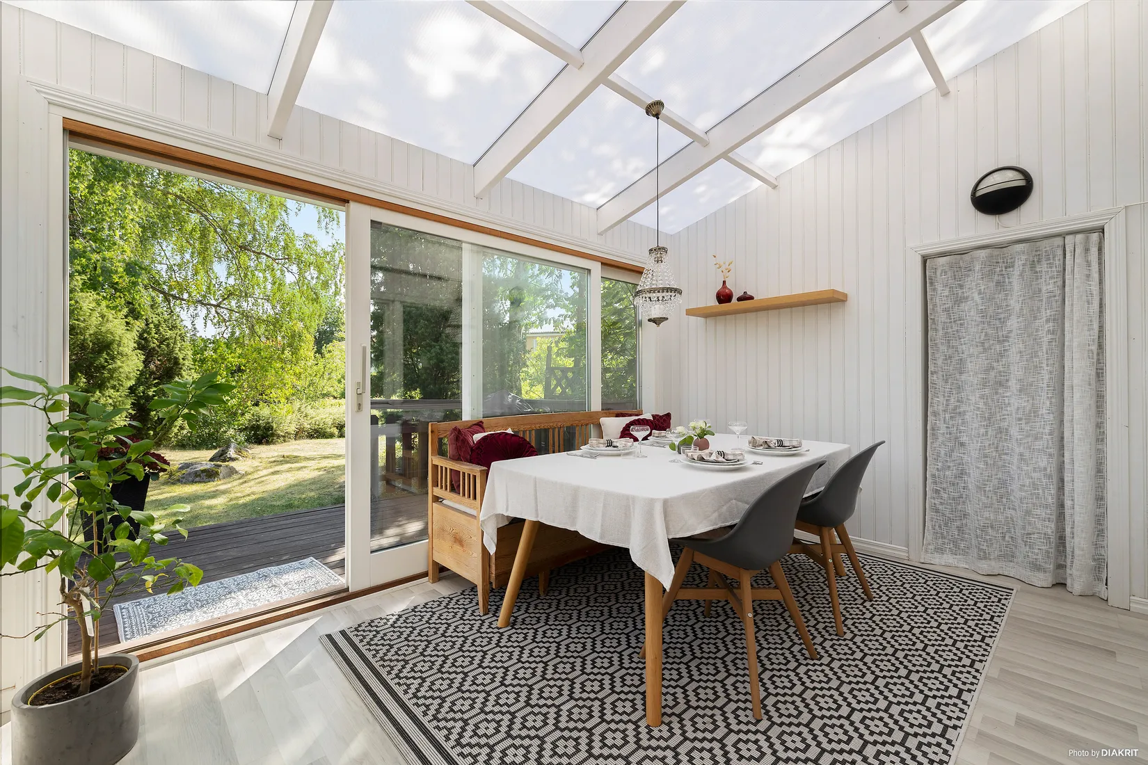 Radhus, Predikantvägen 4, Gribbylund, Täby
