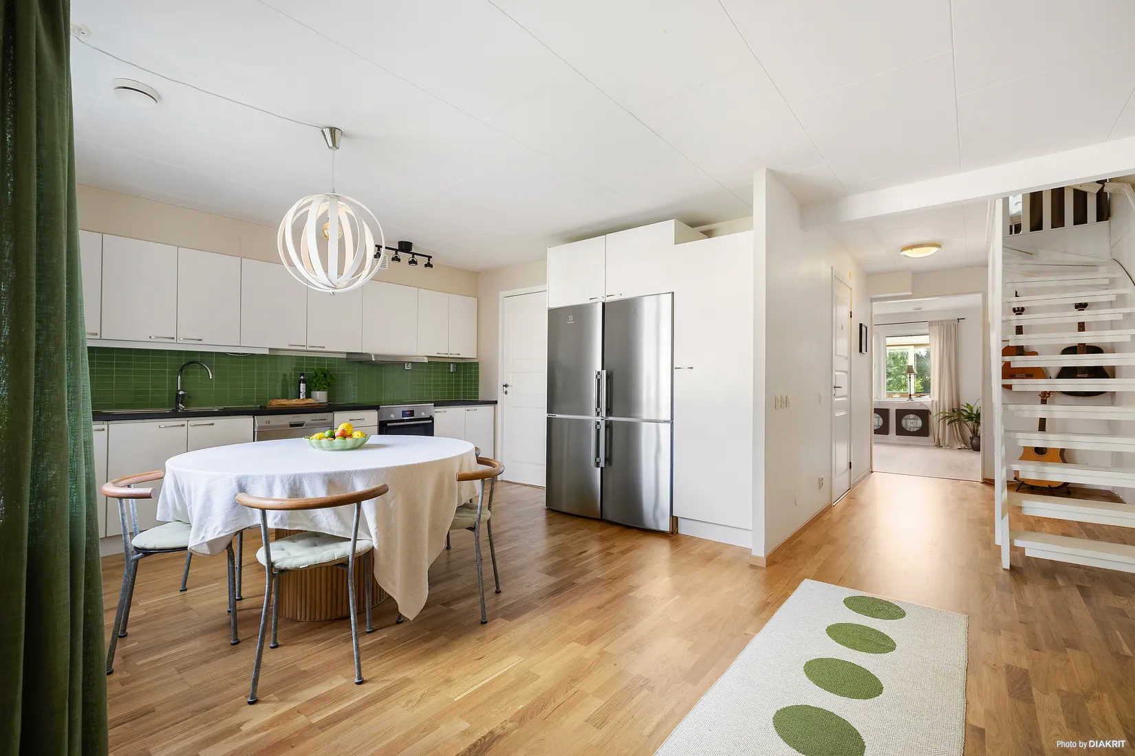 Radhus, Predikantvägen 4, Gribbylund, Täby