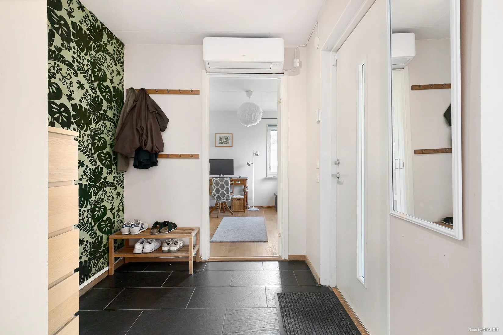 Radhus, Predikantvägen 4, Gribbylund, Täby
