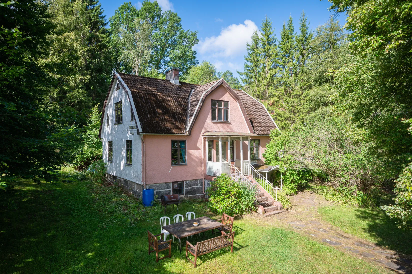 Villa, Åkrabäcksvägen 3, Berghem, Mark