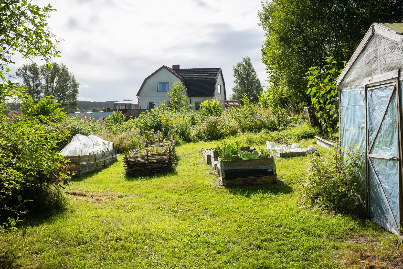 Villa, Åkrabäcksvägen 3, Berghem, Mark