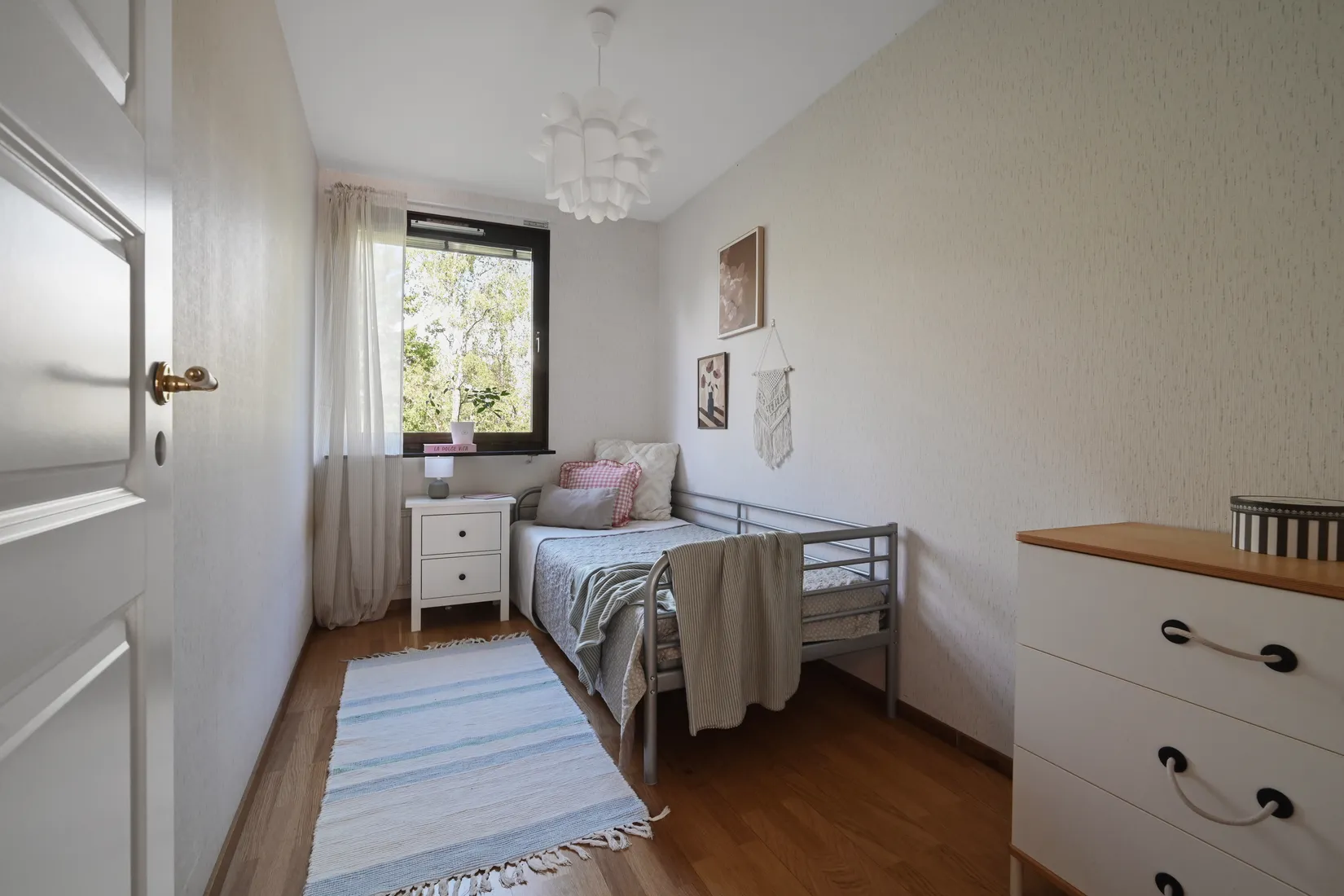 Bostadsrätt, Hasselbacken 1B, Apoteksskogen, Upplands Väsby