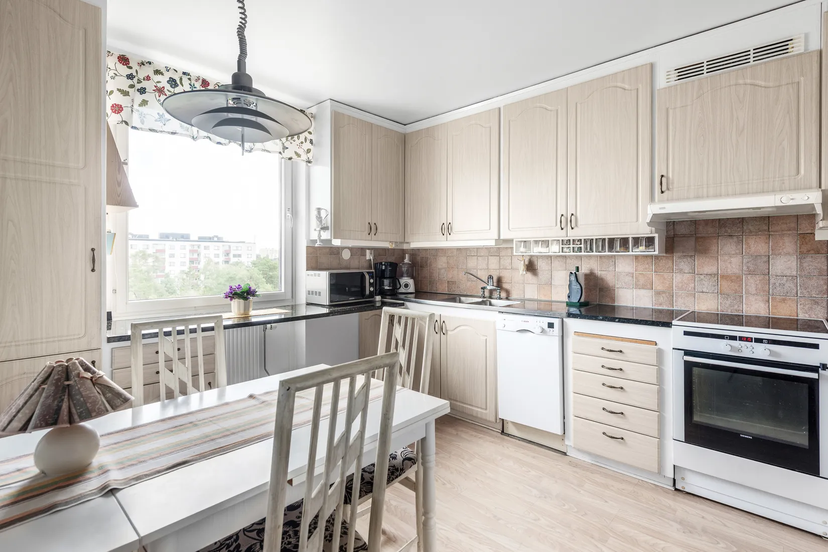 Bostadsrätt, Larsbodavägen 38, vån 8/8 Etage, Farsta, Stockholm