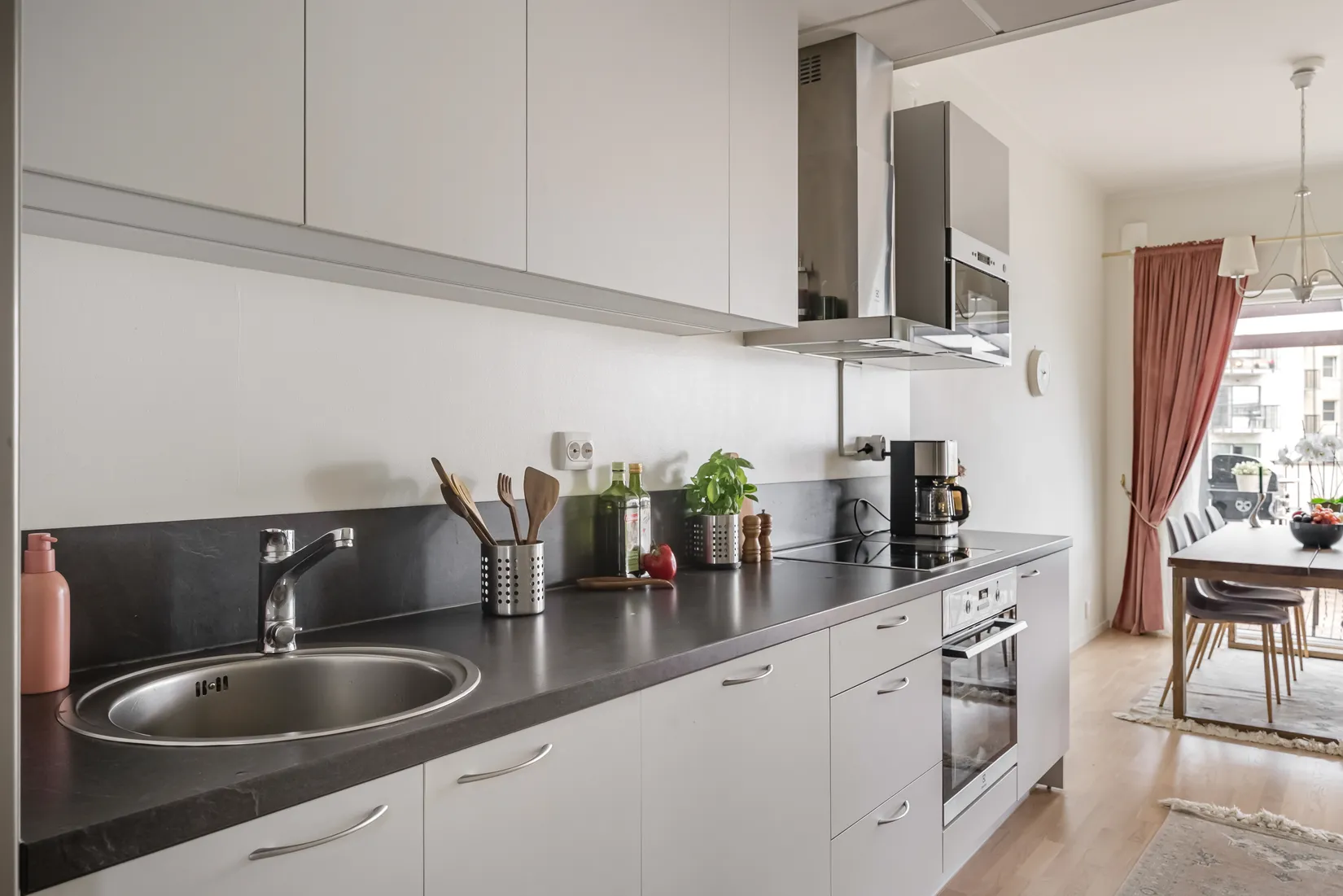 Radhus, Segersällsvägen 11, Jakobsberg, Järfälla