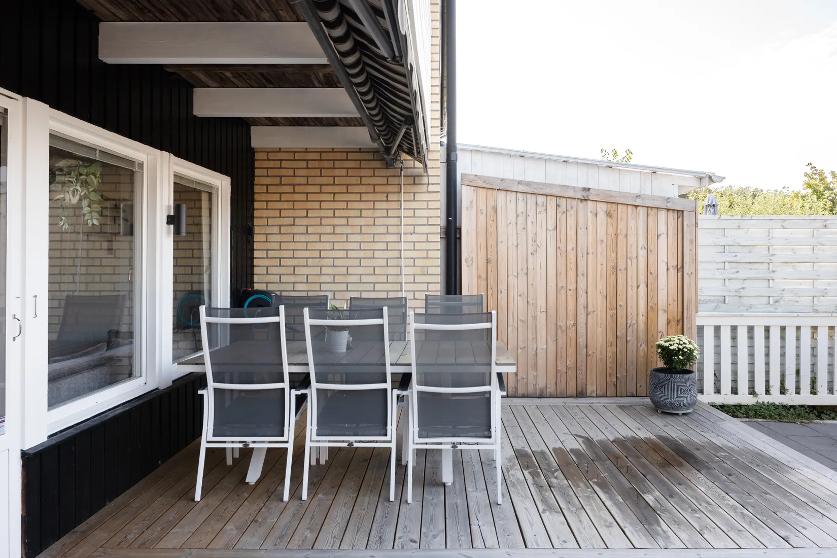 Radhus, Spikverksgatan 246, Bäckby, Västerås