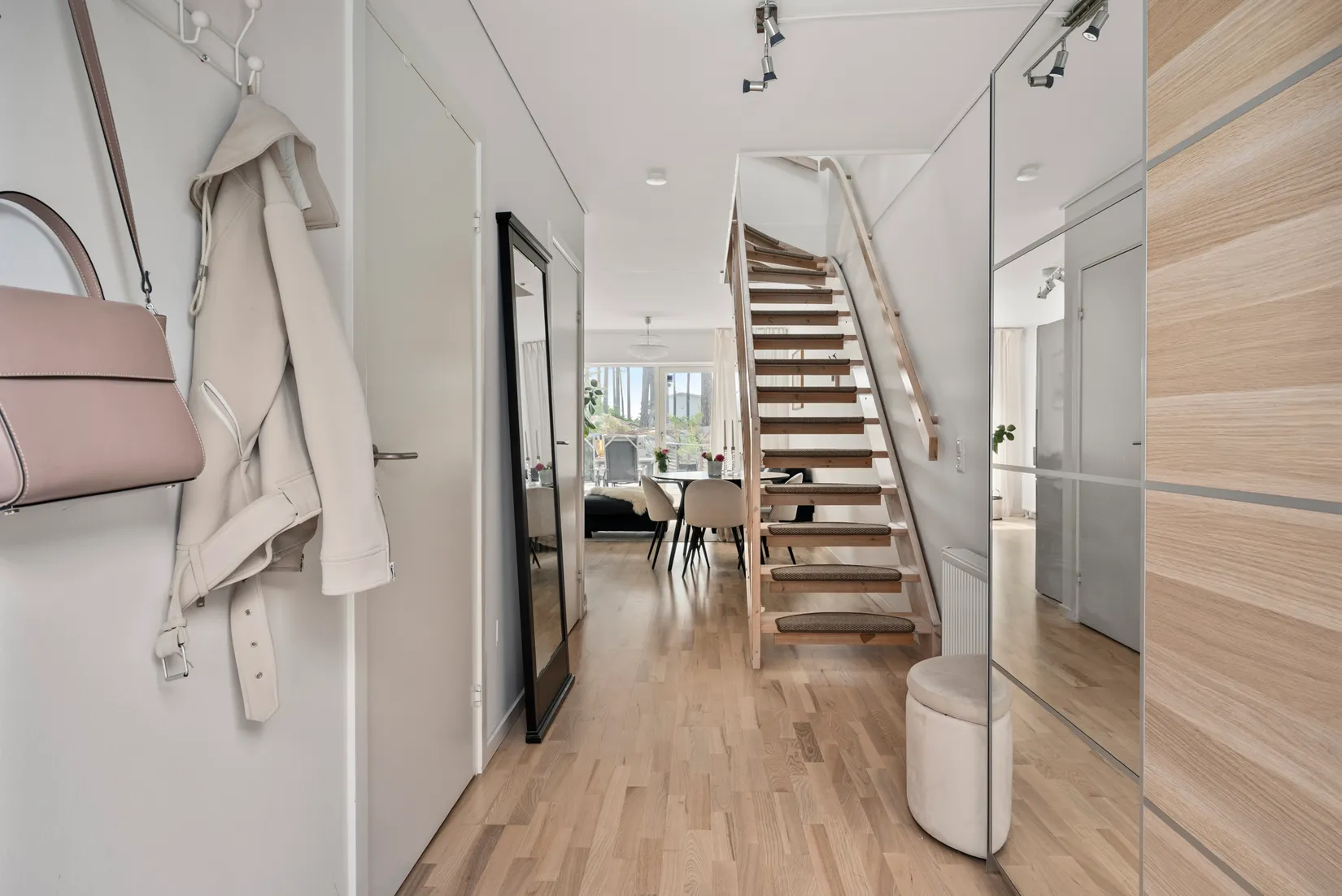 Radhus, Stäkshöjden 48, Stäket, Järfälla