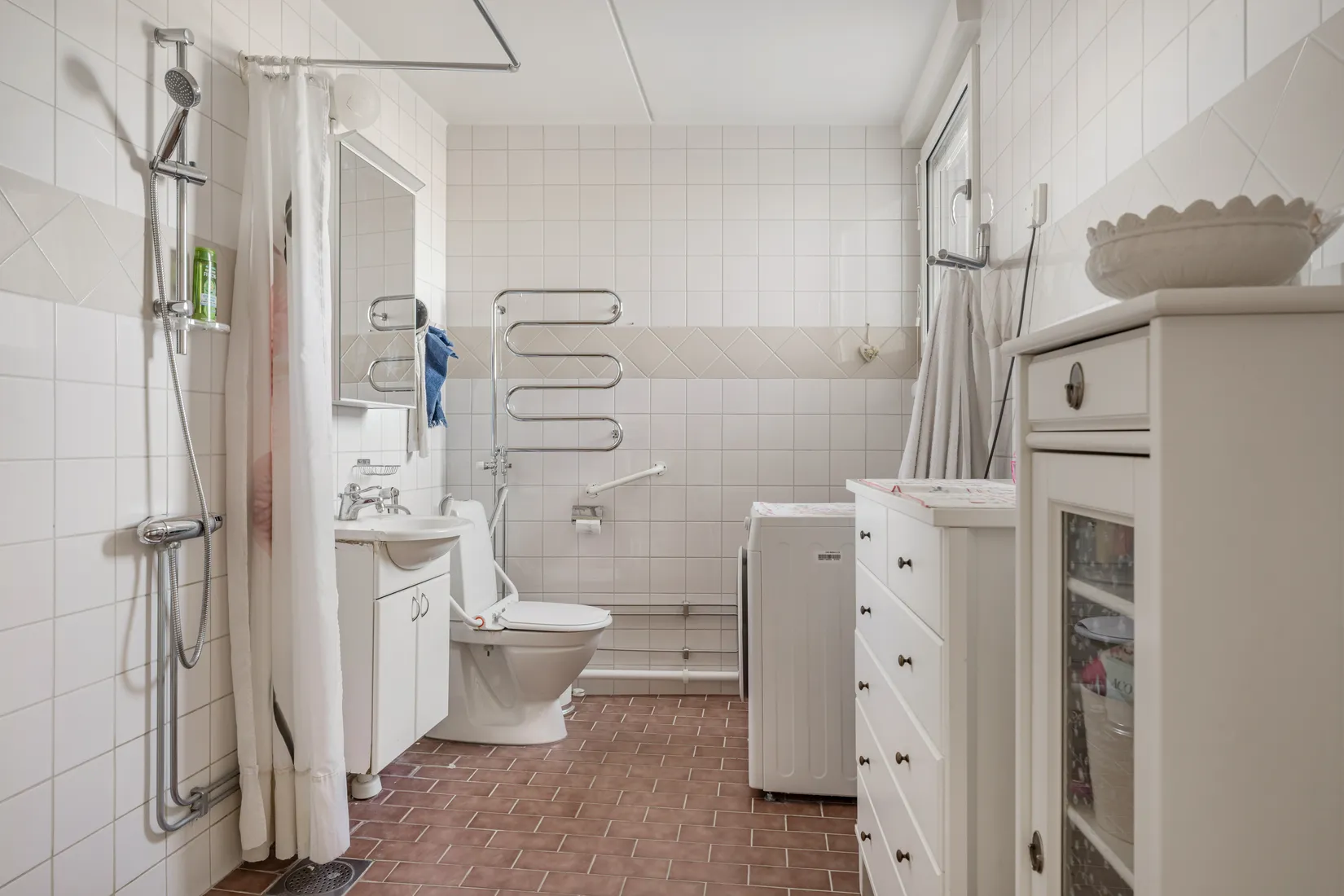 Bostadsrätt, ÅKERBYVÄGEN 96, Täby centrum - storstugan, Täby