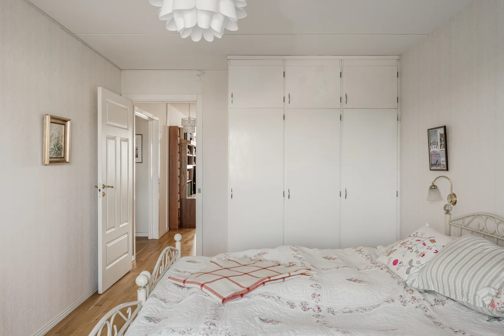 Bostadsrätt, ÅKERBYVÄGEN 96, Täby centrum - storstugan, Täby