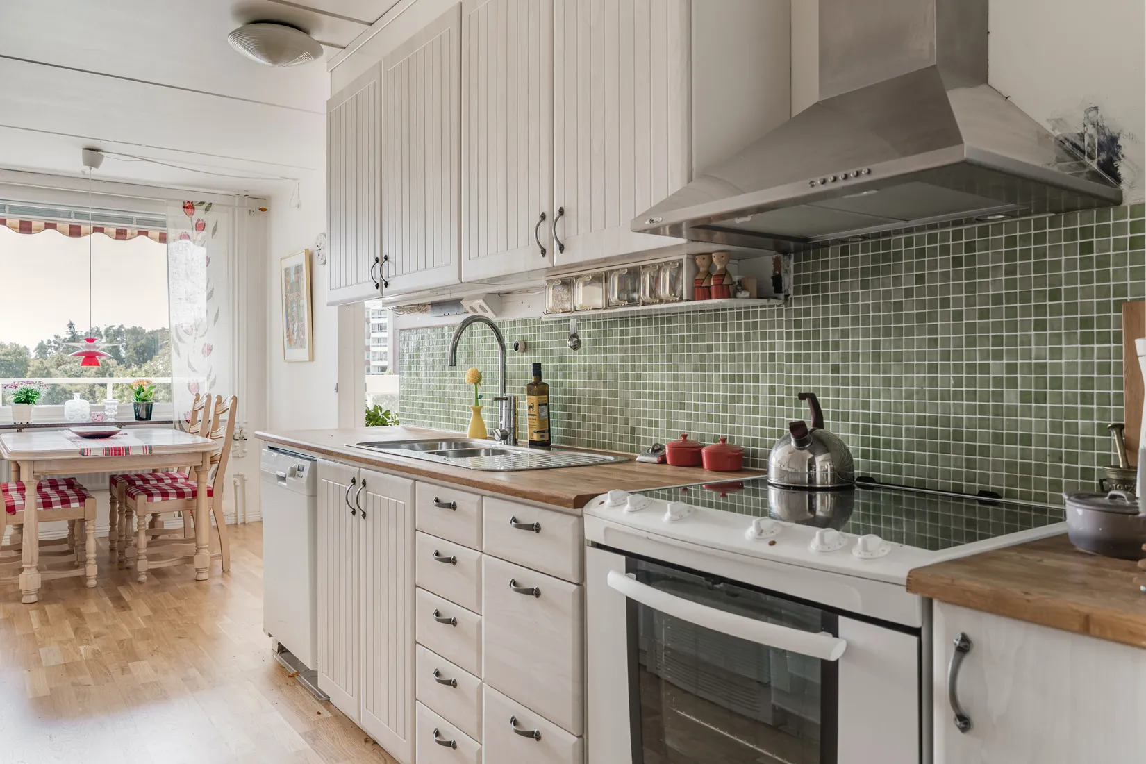 Bostadsrätt, ÅKERBYVÄGEN 96, Täby centrum - storstugan, Täby