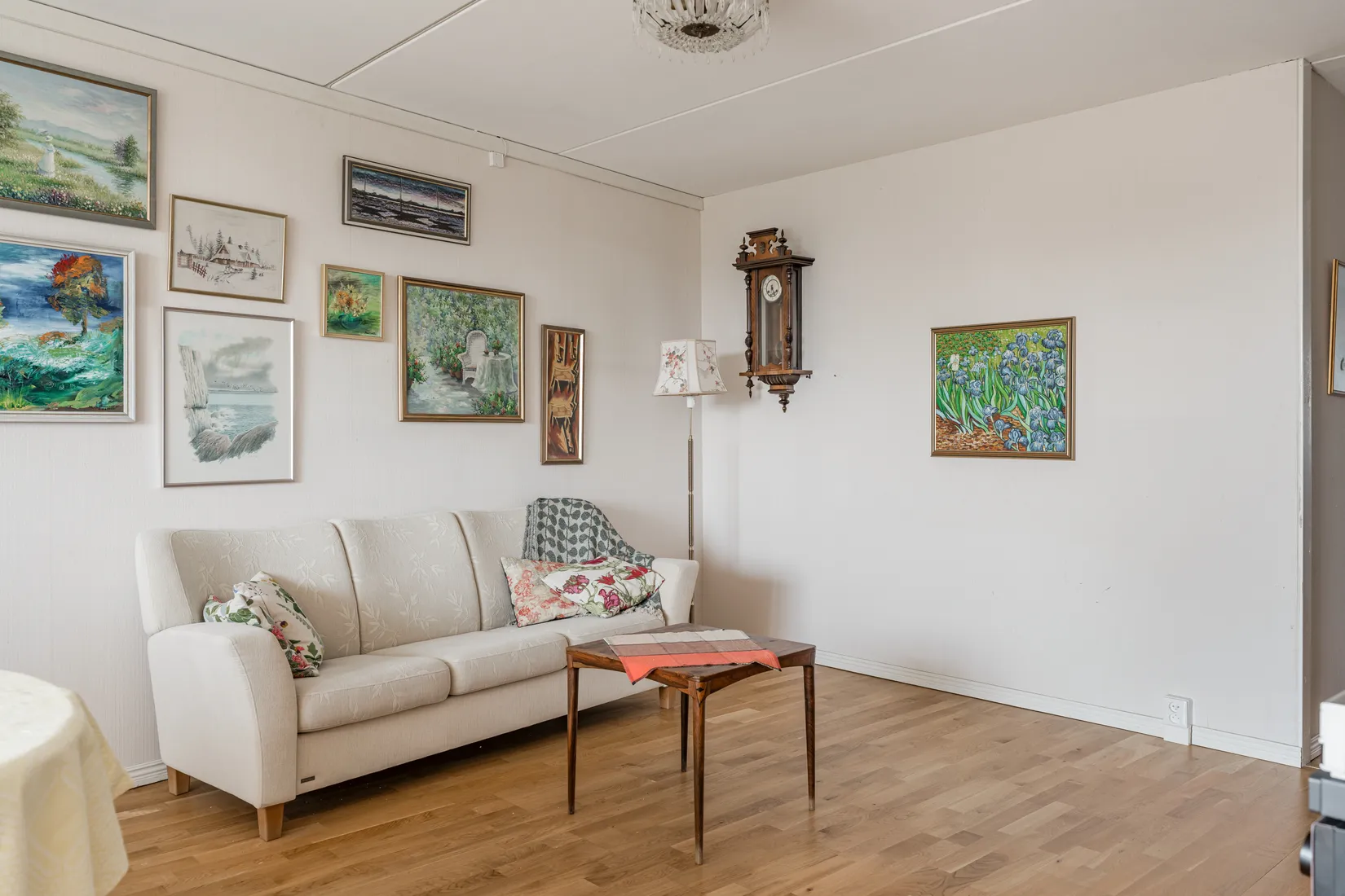 Bostadsrätt, ÅKERBYVÄGEN 96, Täby centrum - storstugan, Täby