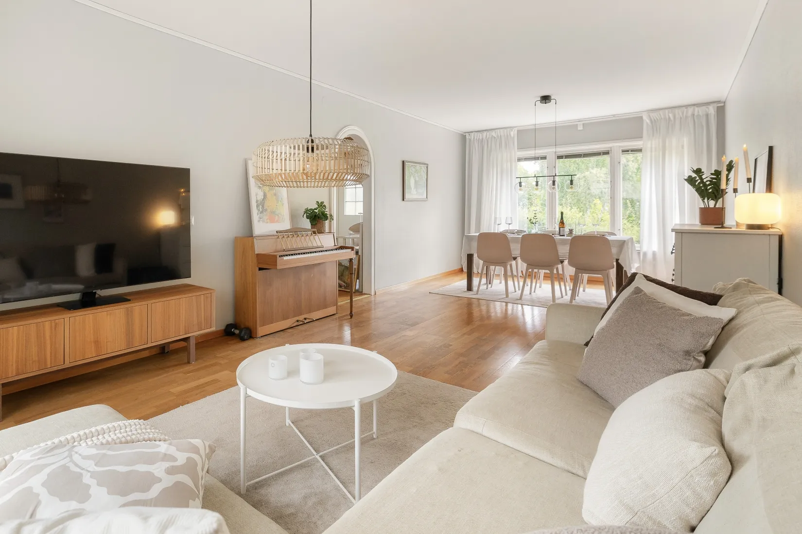 Villa, Östra Banvägen 1, Österskär, Österåker