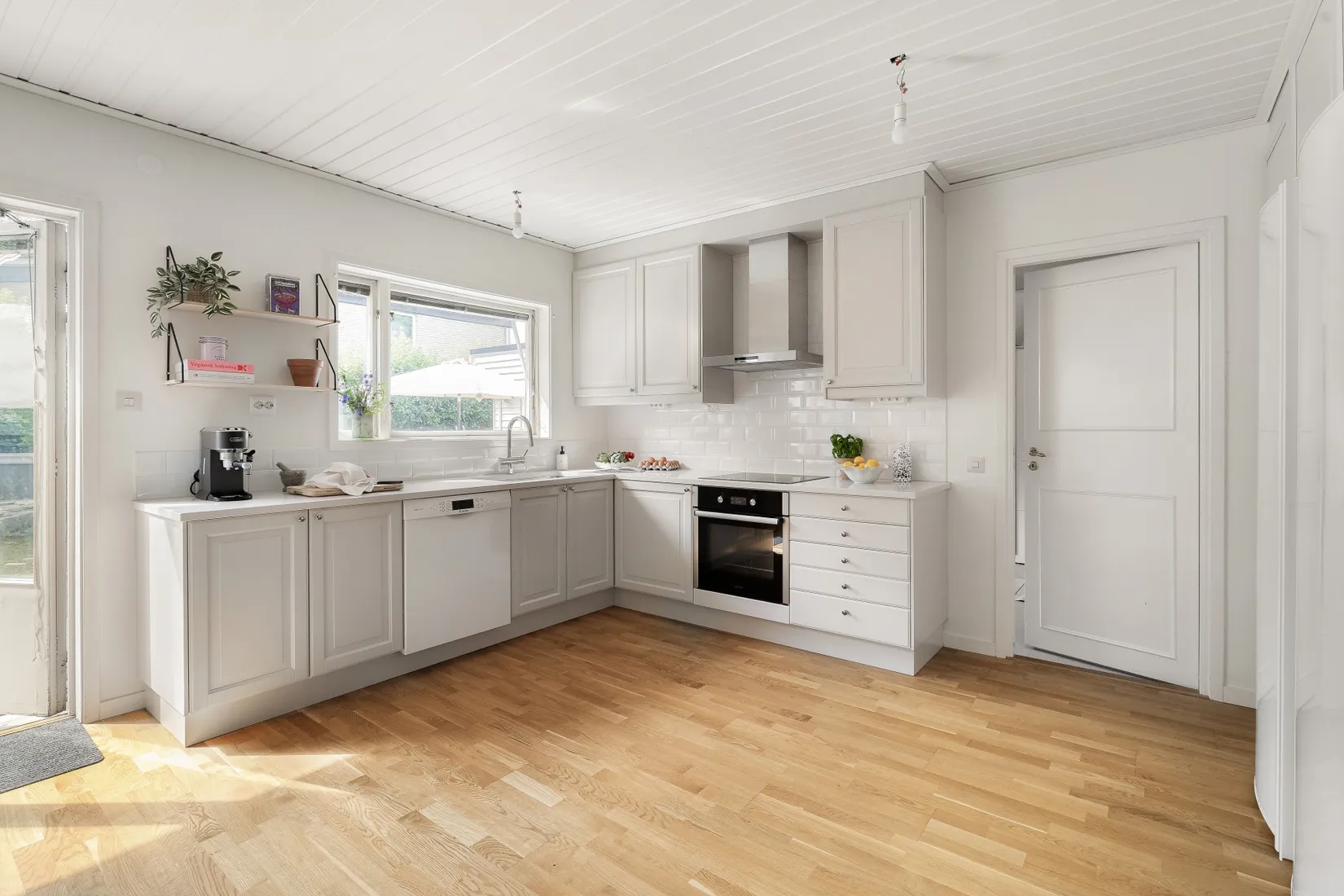Villa, Östra Banvägen 1, Österskär, Österåker