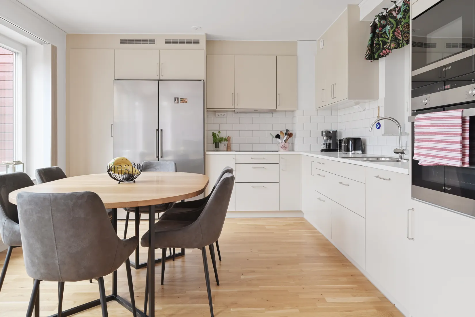 Radhus, Rödklövergatan 1, Eds Allé, Upplands Väsby