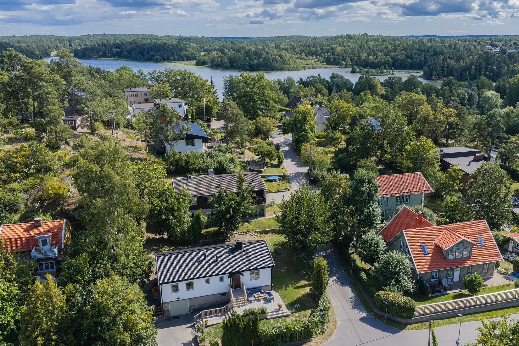 Villa, Rotnäsvägen 52, Huddinge - sjönära intill Trehörningen, Huddinge