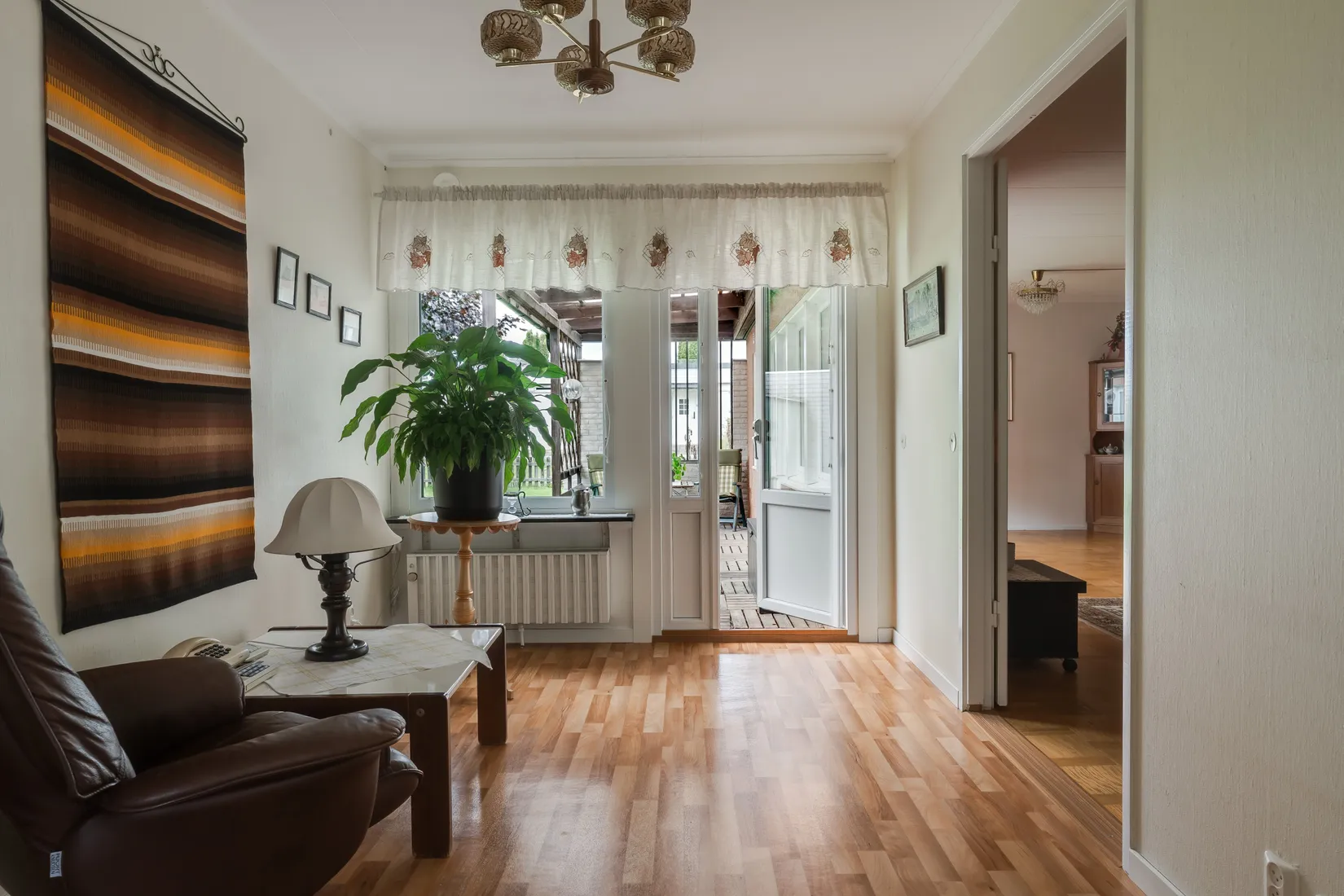 Radhus, Tulpangatan 129, Mellringe, Örebro