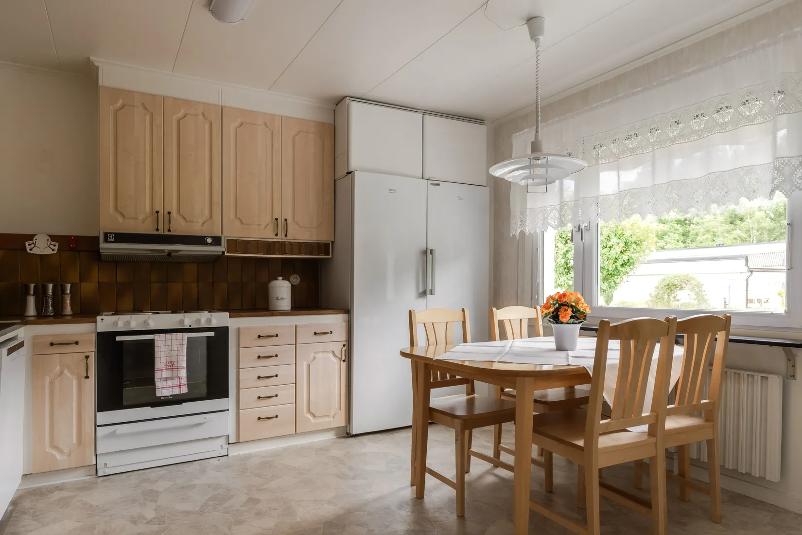 Radhus, Tulpangatan 129, Mellringe, Örebro