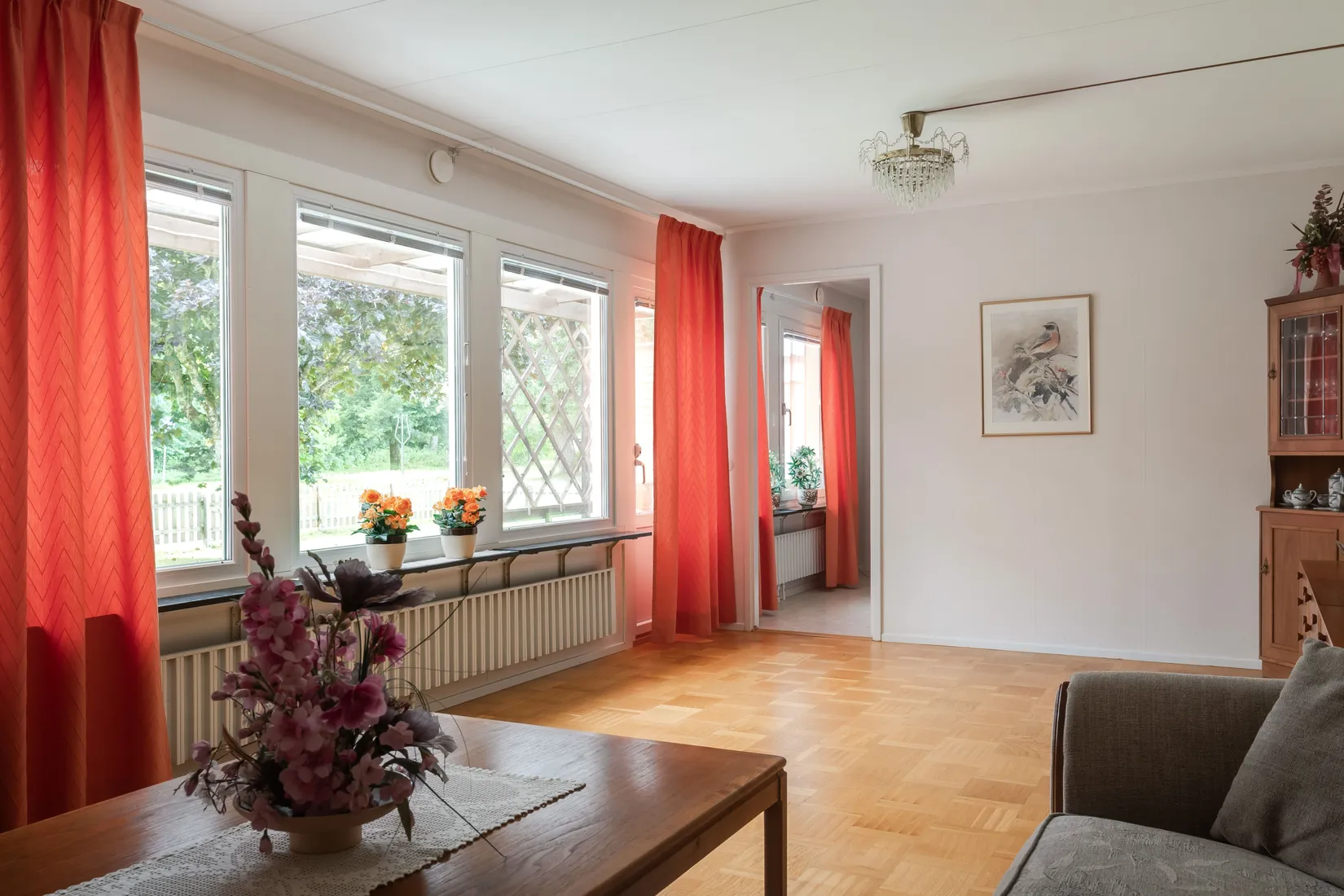 Radhus, Tulpangatan 129, Mellringe, Örebro