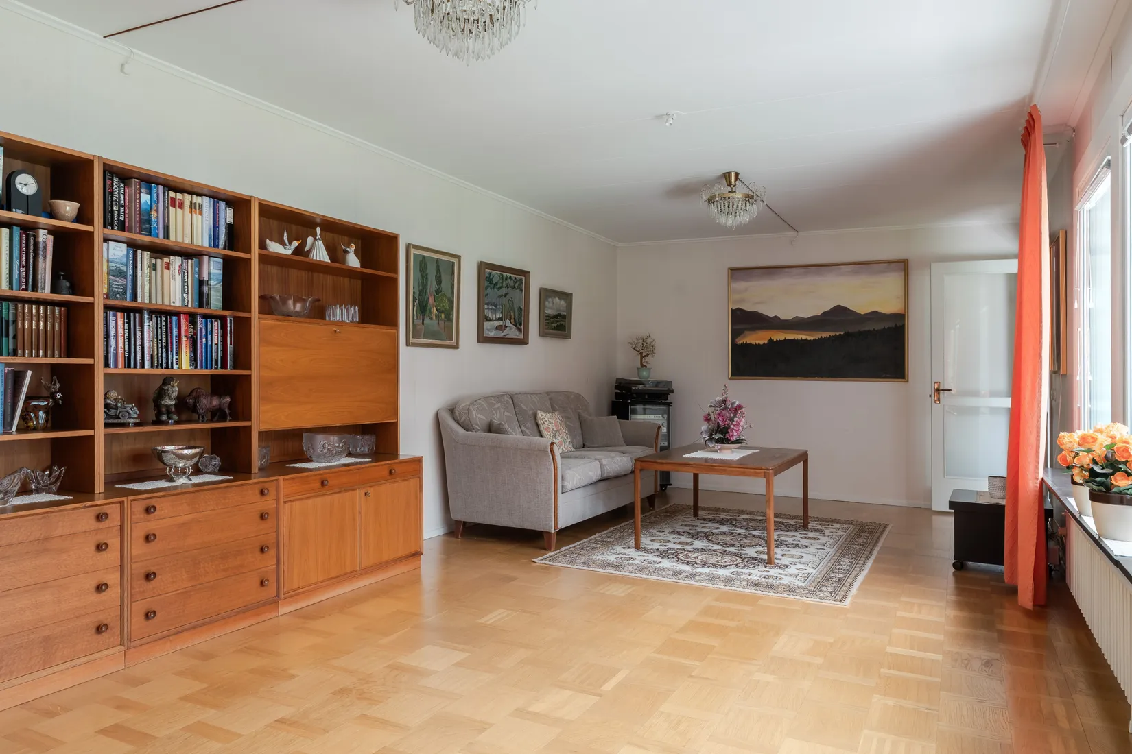 Radhus, Tulpangatan 129, Mellringe, Örebro