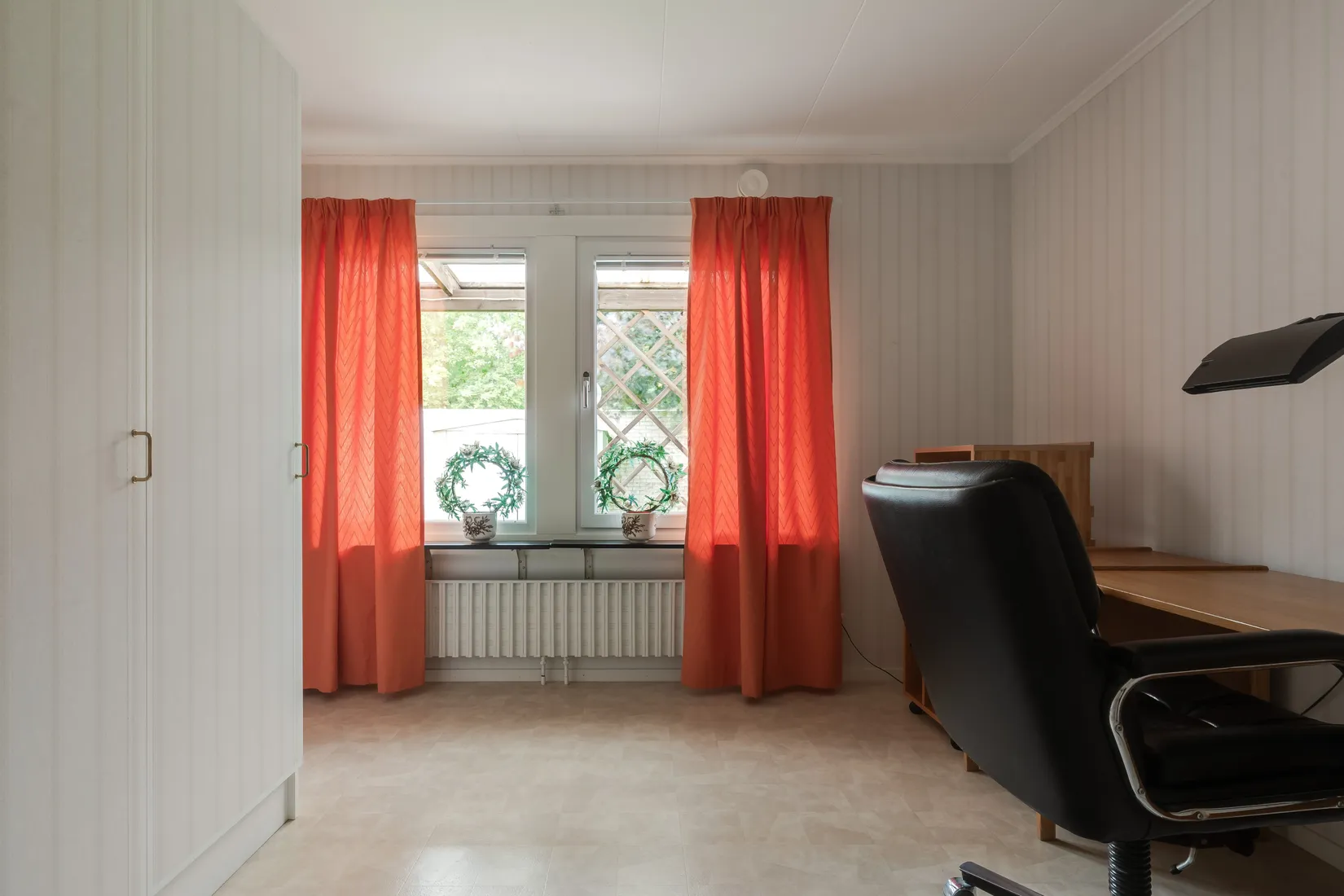 Radhus, Tulpangatan 129, Mellringe, Örebro