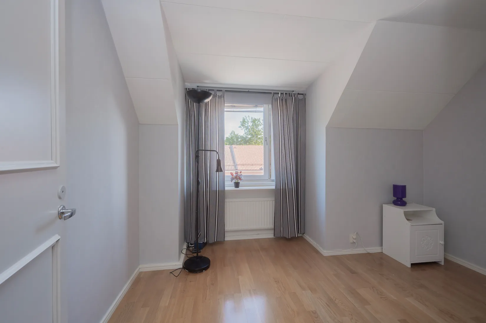 Radhus, Rondovägen 26, Skogås, Huddinge