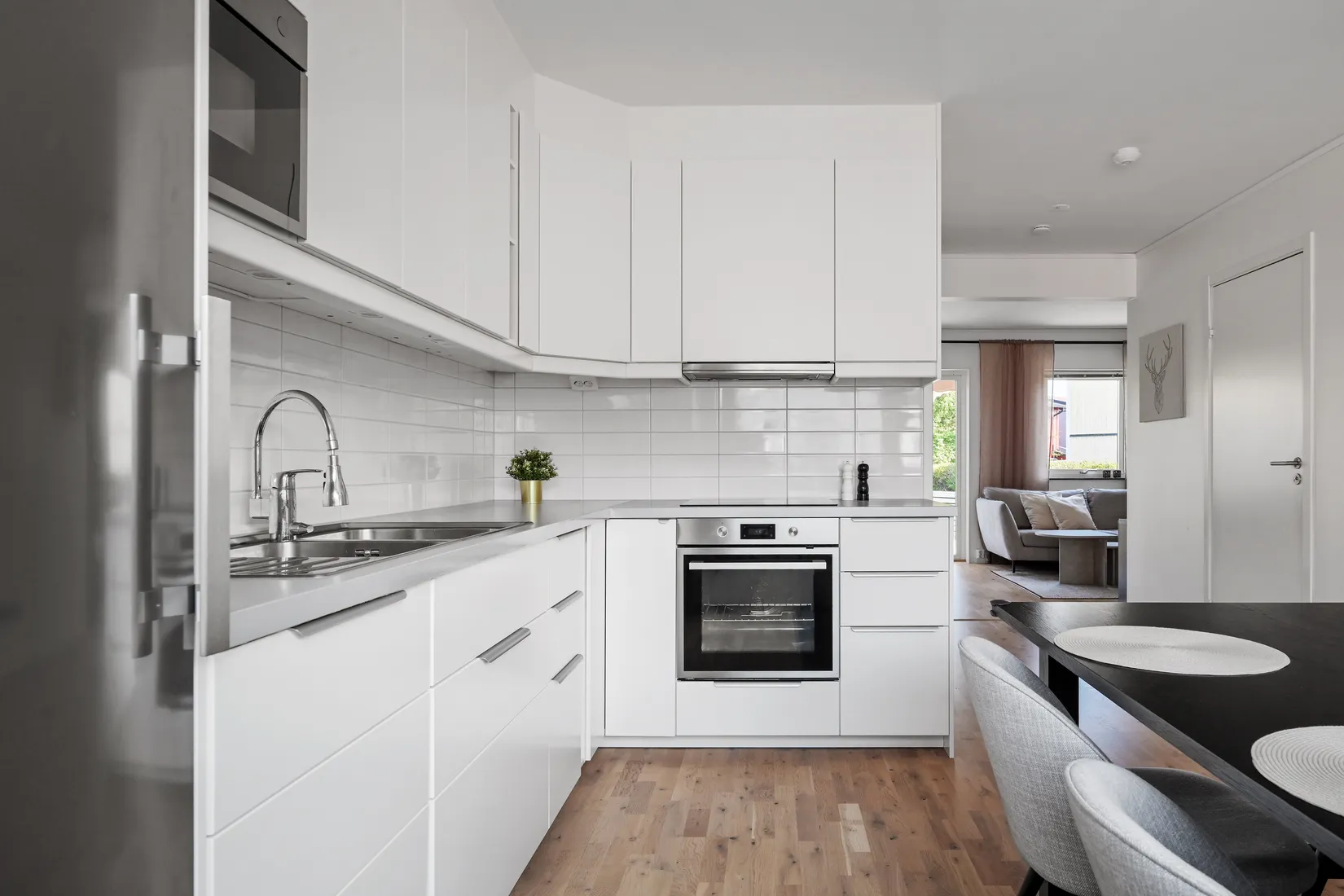 Radhus, Diakonvägen 31, Prästgårdsmarken/Prästhagen, Upplands Väsby