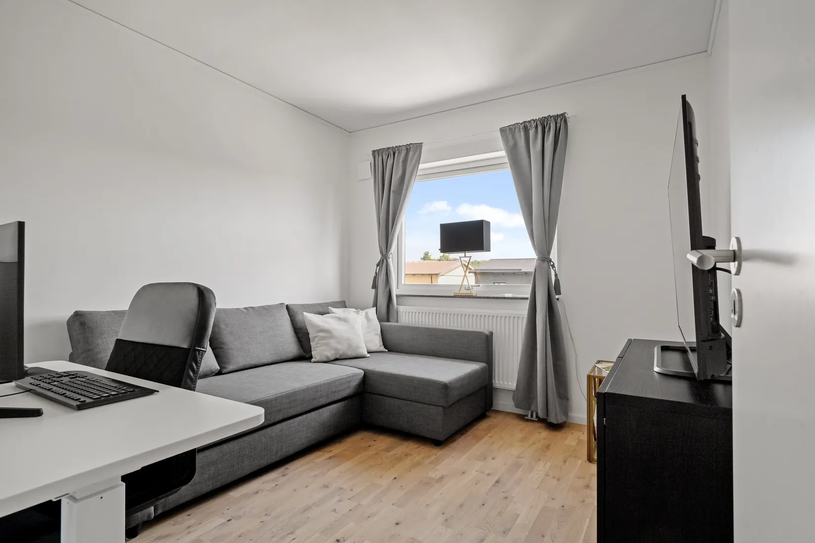 Radhus, Diakonvägen 31, Prästgårdsmarken/Prästhagen, Upplands Väsby