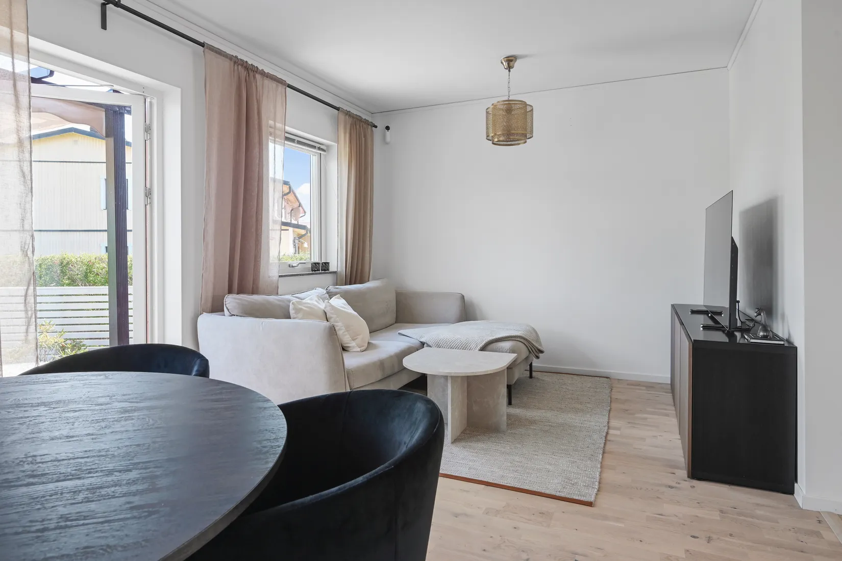 Radhus, Diakonvägen 31, Prästgårdsmarken/Prästhagen, Upplands Väsby
