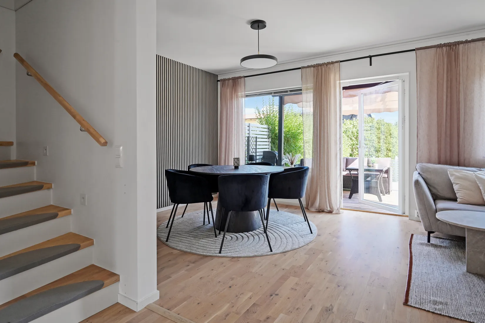 Radhus, Diakonvägen 31, Prästgårdsmarken/Prästhagen, Upplands Väsby