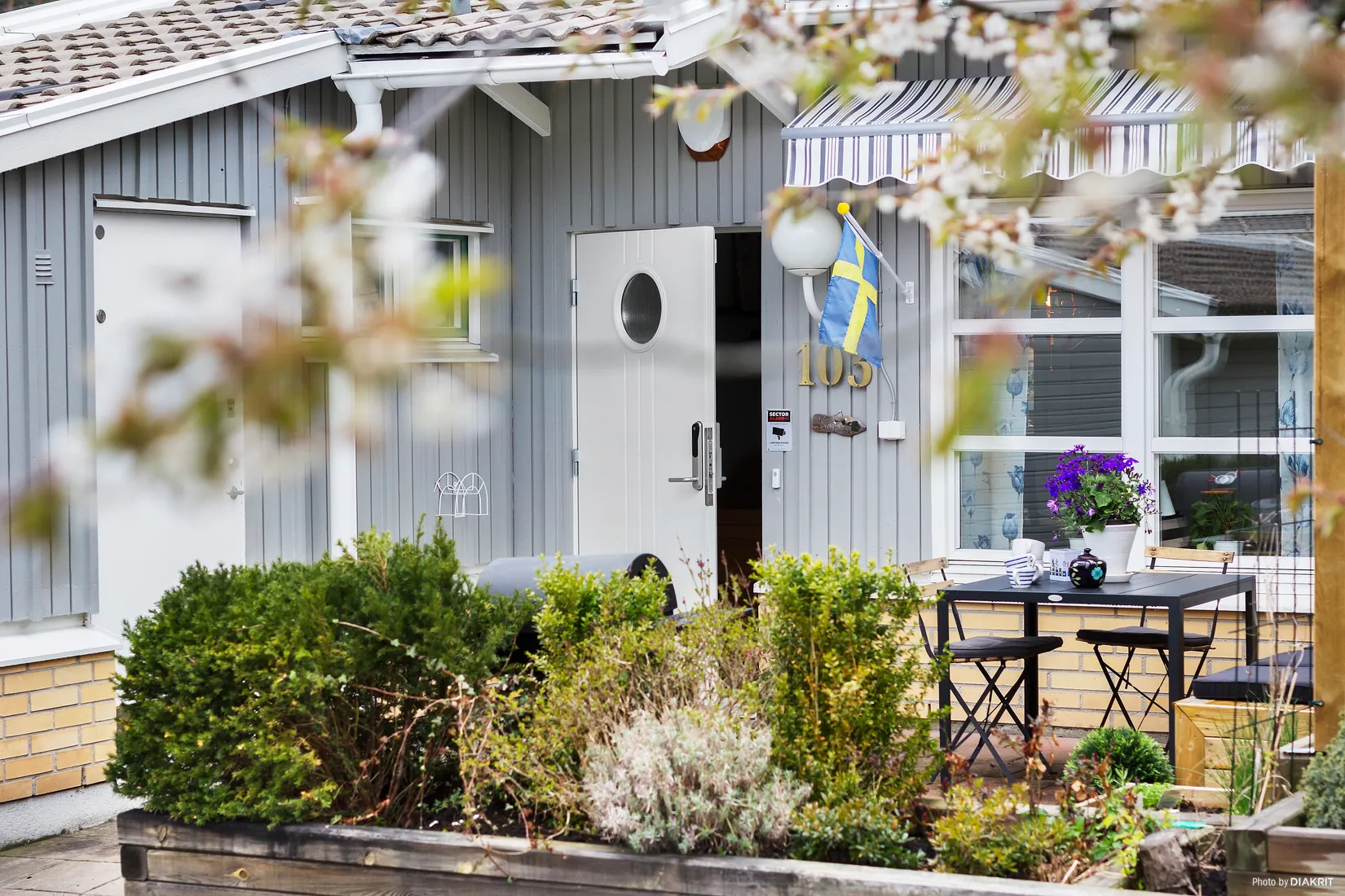 Radhus, Lantgårdsvägen 103, Viby, Sollentuna