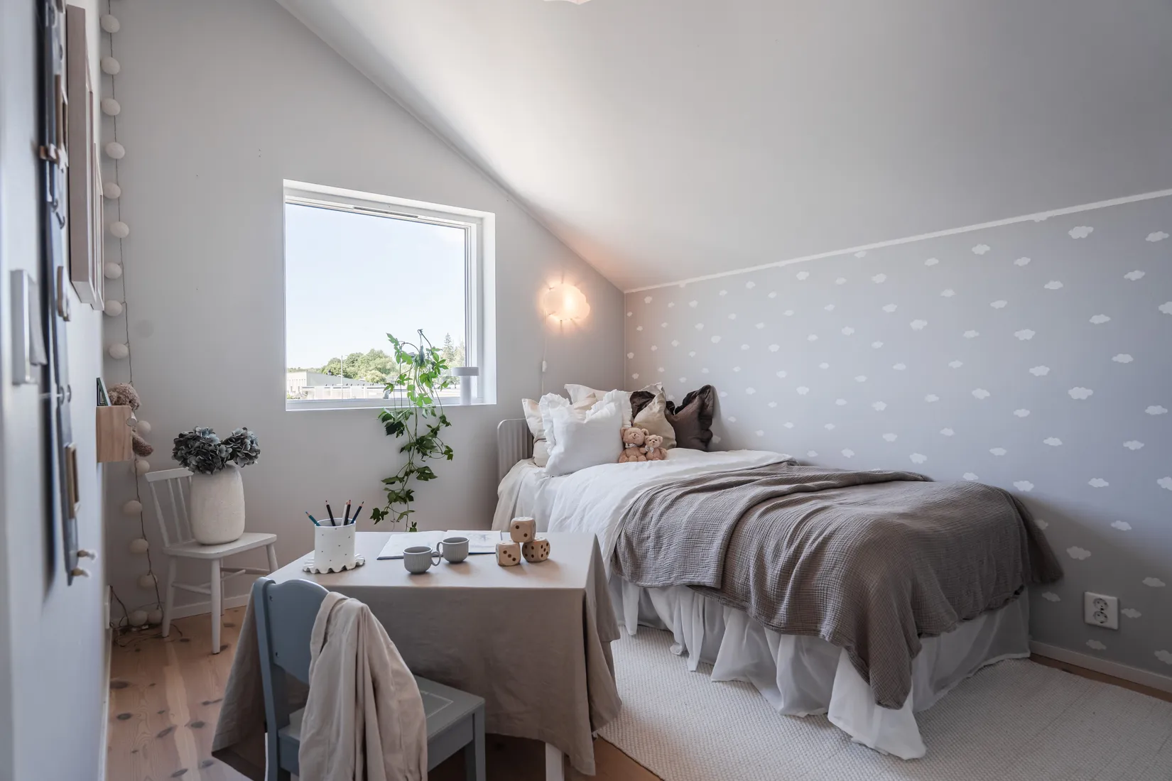 Radhus, Storstensvägen 12, Lindbacken, Uppsala
