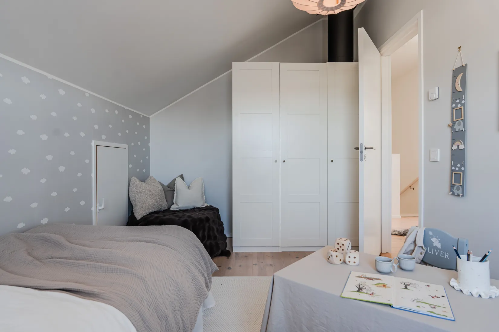 Radhus, Storstensvägen 12, Lindbacken, Uppsala