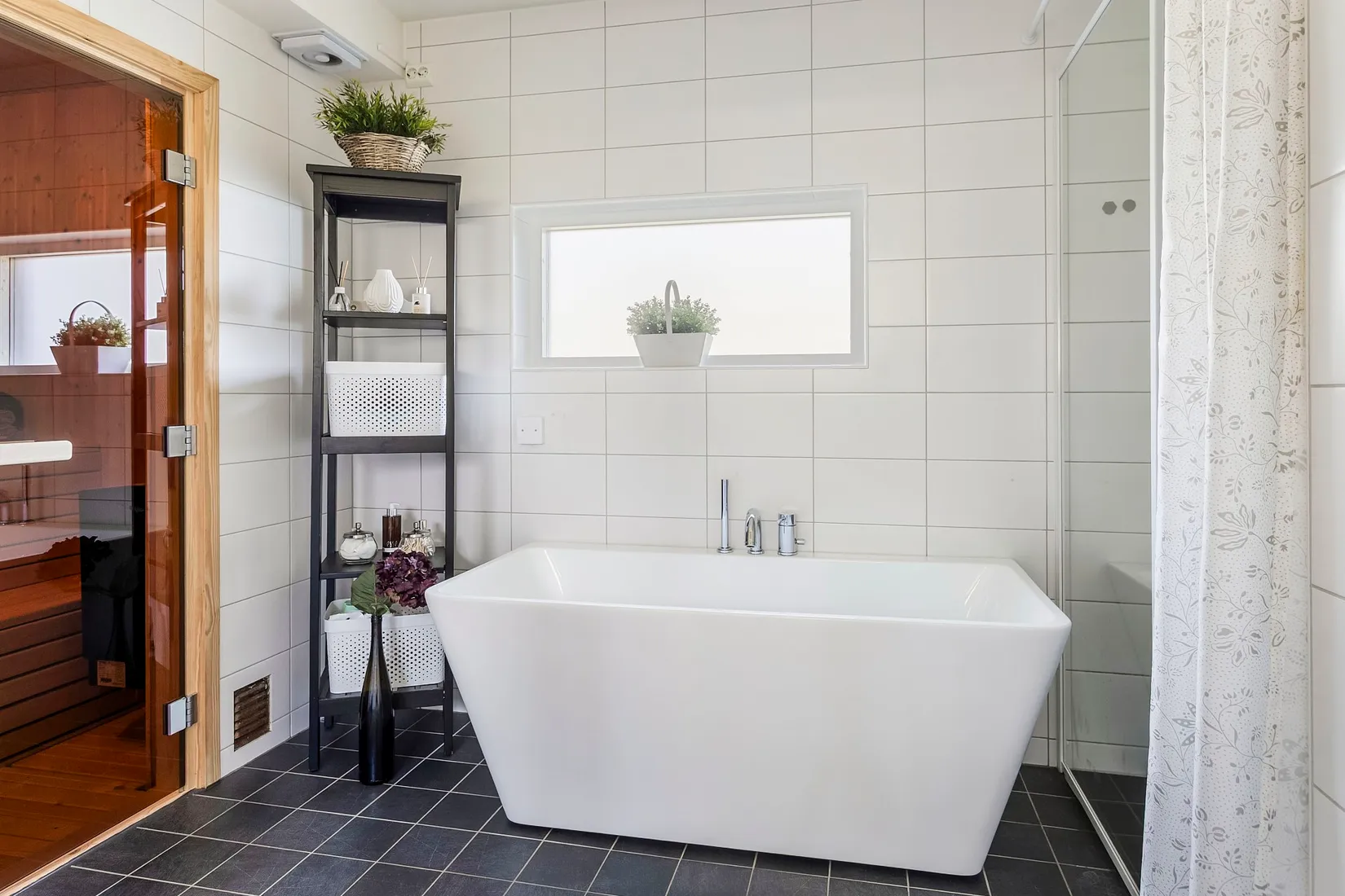 Villa, Drottninggatan 35B, Jakobsberg, Västerås