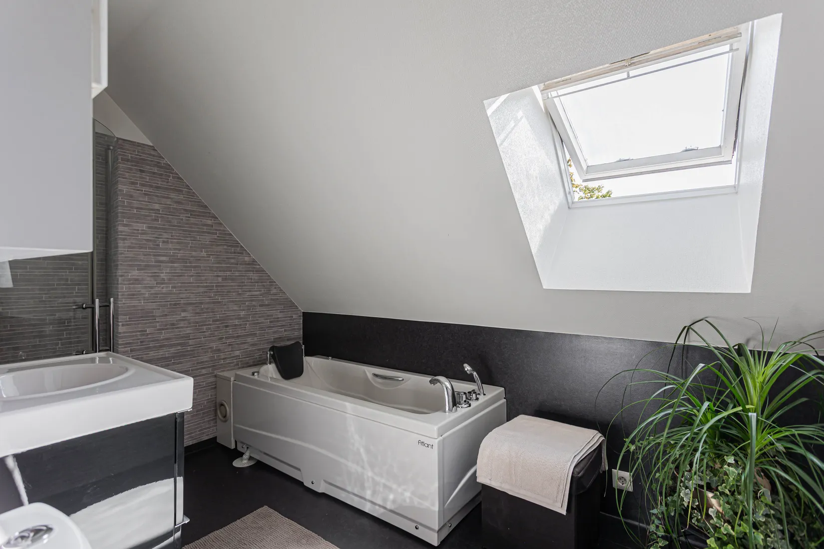 Villa, Liljanstorpsvägen 21, Norra Gryta, Västerås