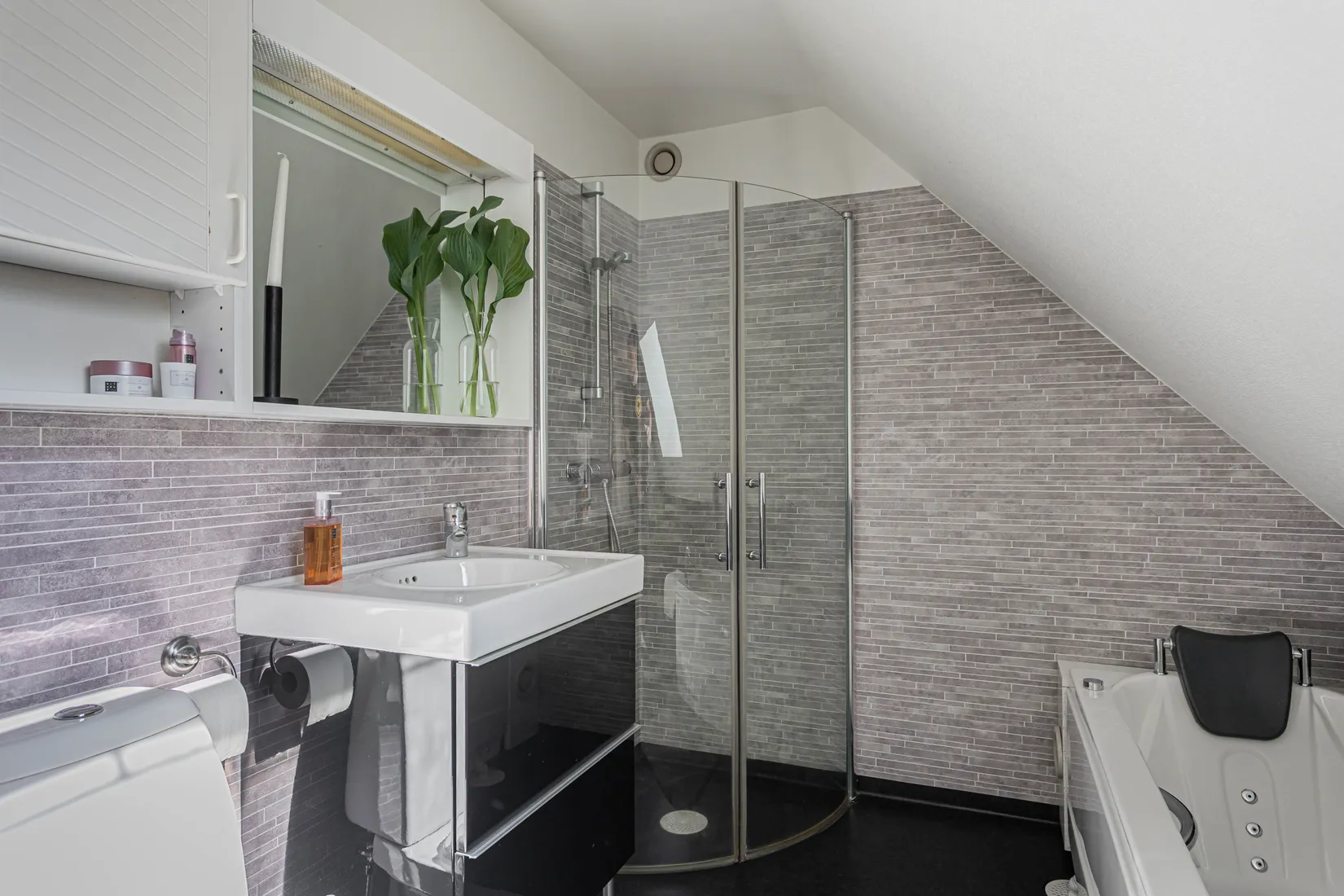 Villa, Liljanstorpsvägen 21, Norra Gryta, Västerås