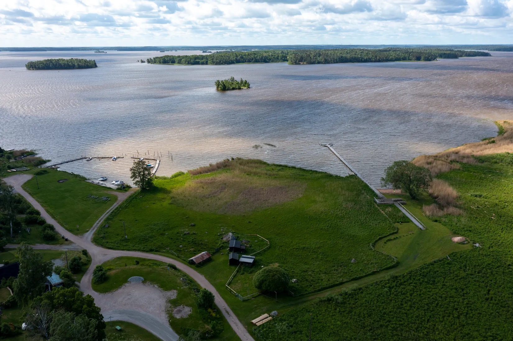 Villa, Lybecks strandväg 17, Harkie, Västerås