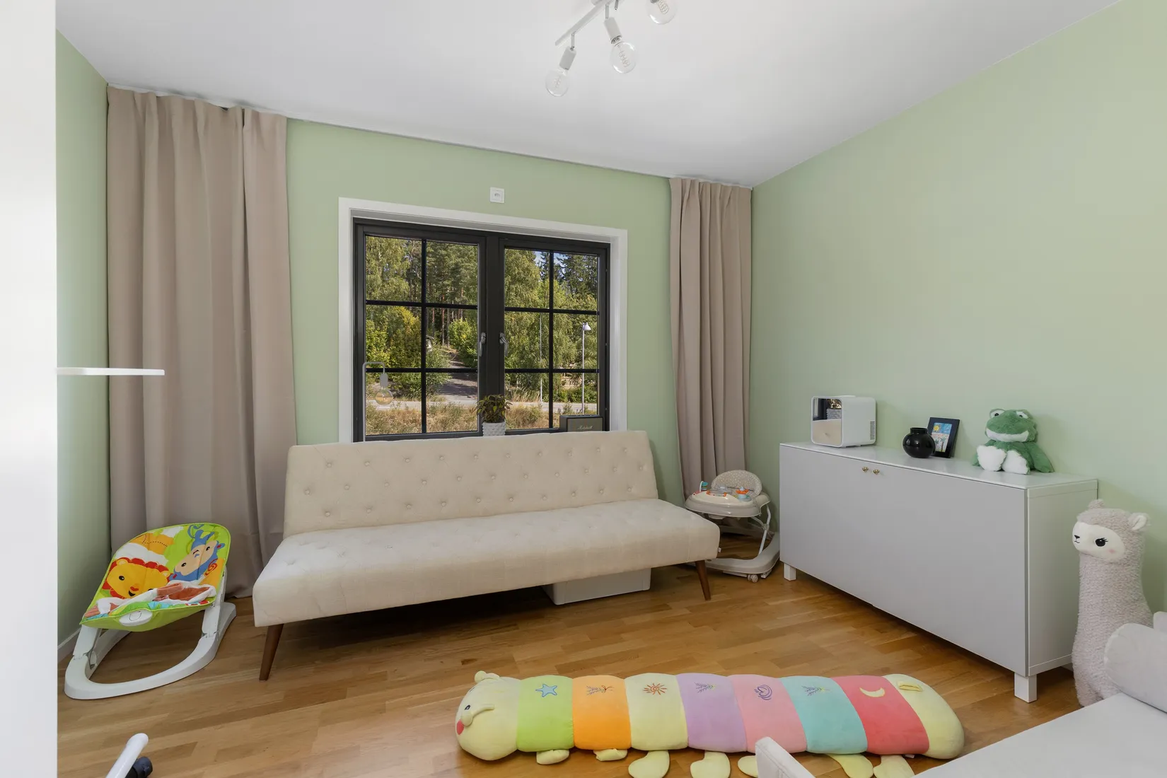 Radhus, Torsbyslingan 23, Torsby, Värmdö
