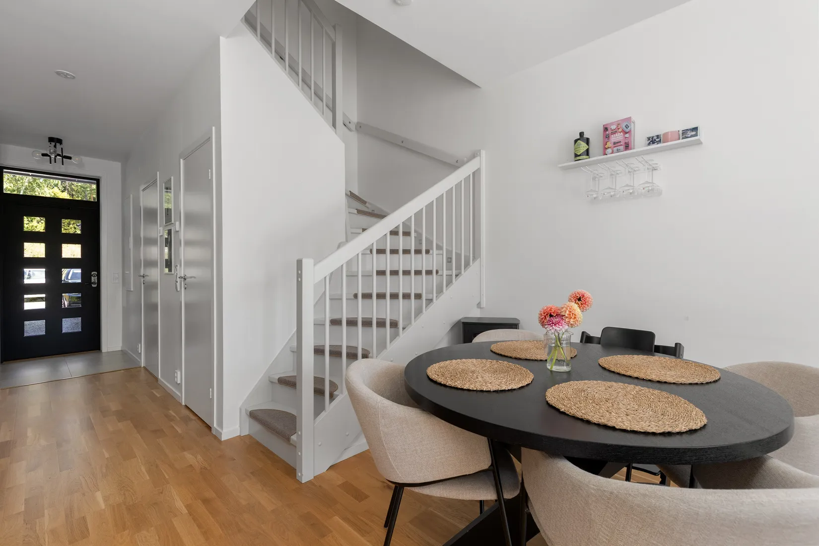 Radhus, Torsbyslingan 23, Torsby, Värmdö