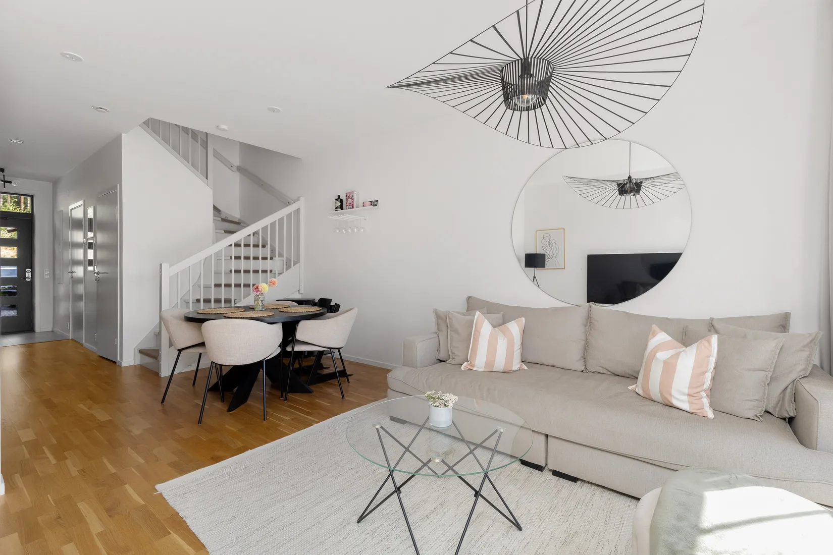 Radhus, Torsbyslingan 23, Torsby, Värmdö