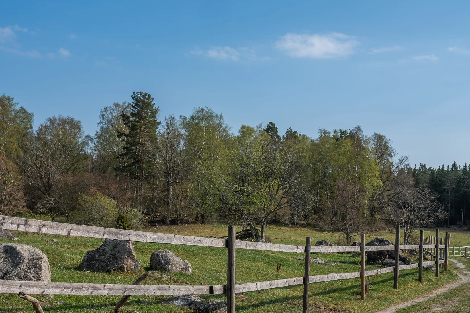 Radhus, Väsjöpromenaden 18, Sollentuna