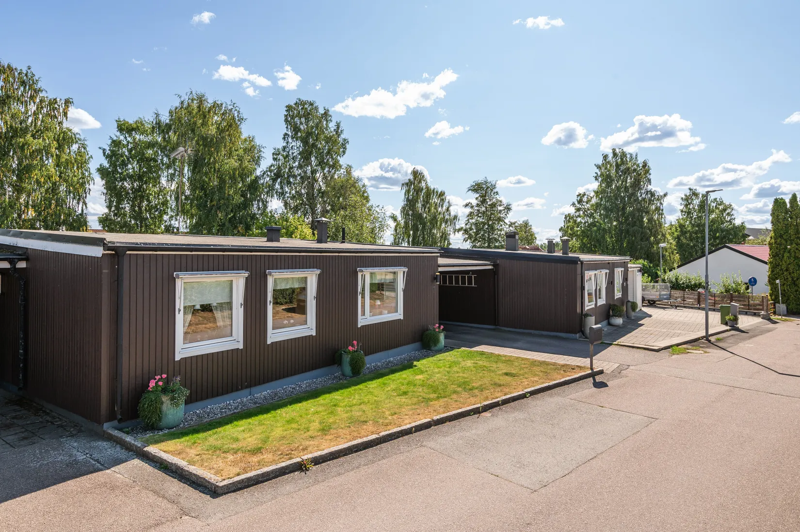Radhus, Herrbergavägen 7, Mjölby