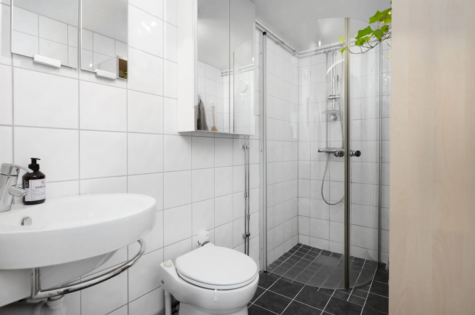 Radhus, Herrbergavägen 7, Mjölby