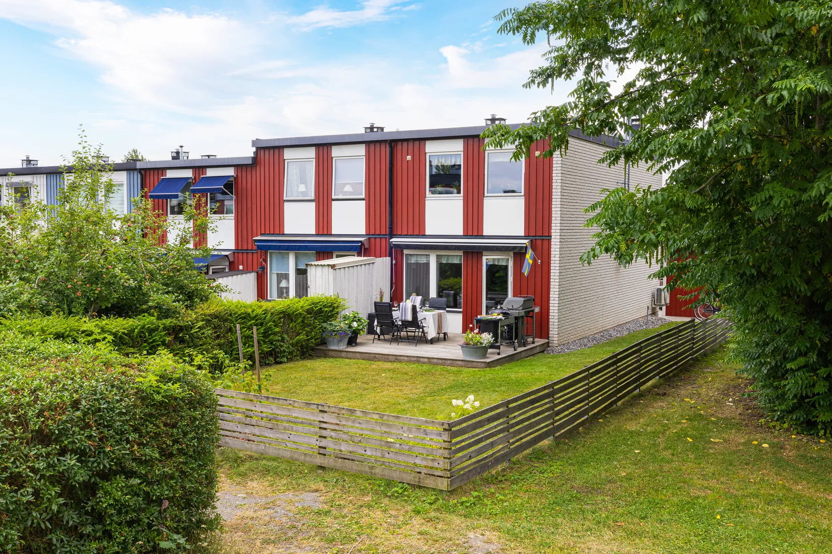 Radhus, Lövmovägen 28, Bollstanäs, Upplands Väsby