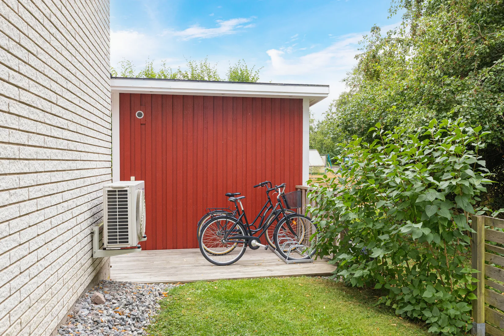 Radhus, Lövmovägen 28, Bollstanäs, Upplands Väsby