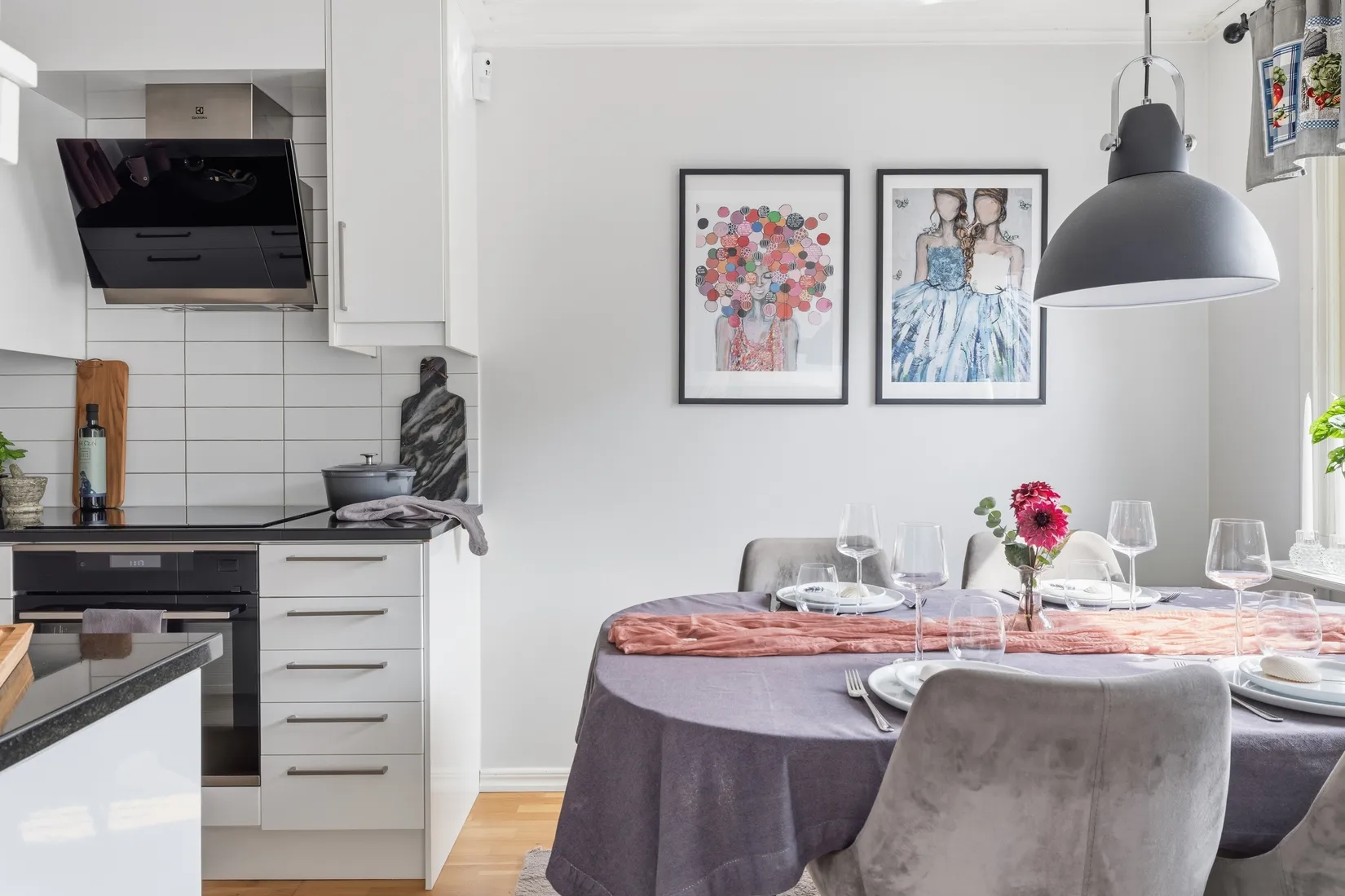 Radhus, Lövmovägen 28, Bollstanäs, Upplands Väsby