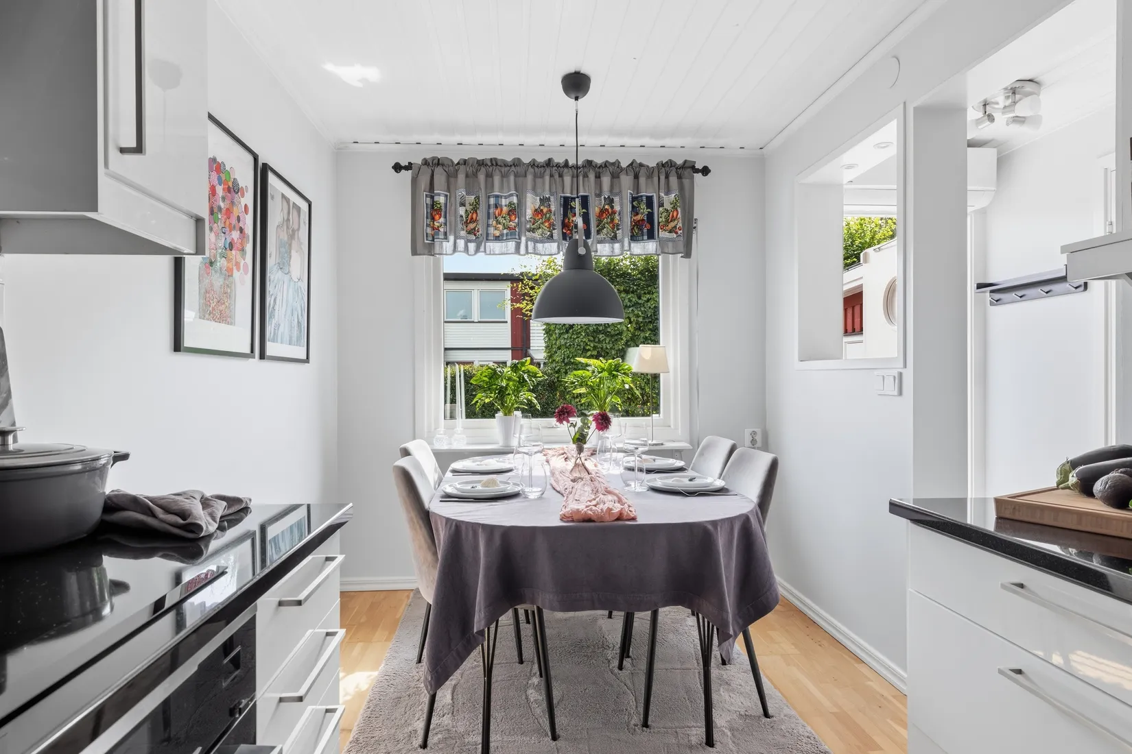 Radhus, Lövmovägen 28, Bollstanäs, Upplands Väsby