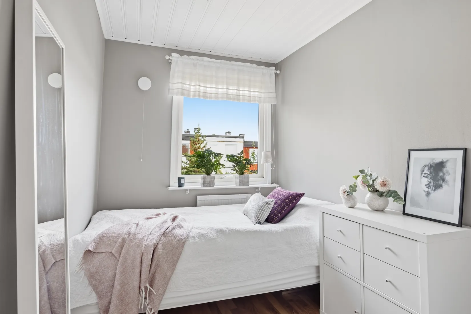 Radhus, Lövmovägen 28, Bollstanäs, Upplands Väsby
